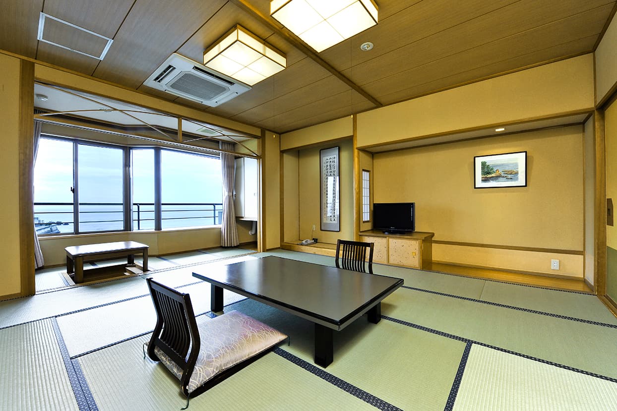 A Variety of Rooms Facing the Sea