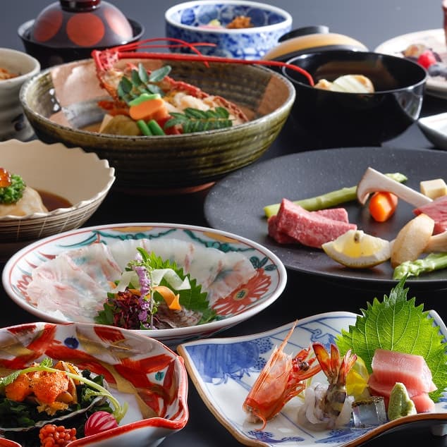 Traditional Kaiseki, Served One Dish at a Time