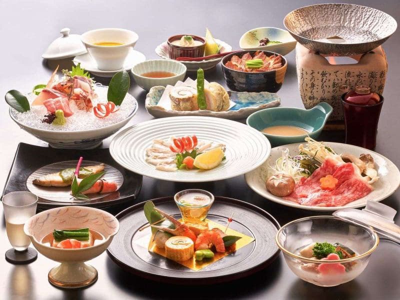 A Table Filled with the Taste of Hiroshima