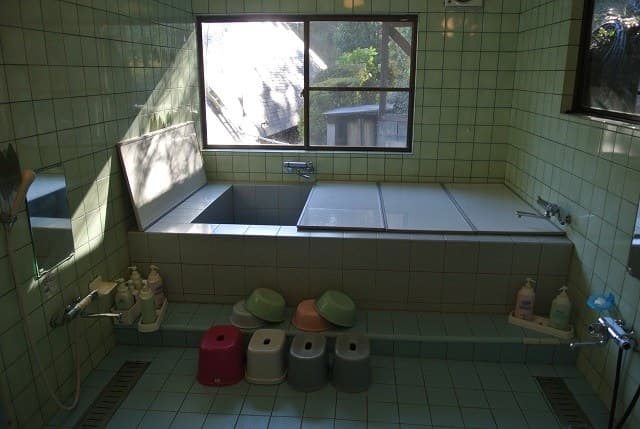 Shared Baths and Amenities