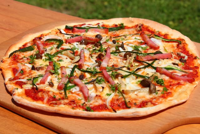 A Casual Dinner Built Around Pizza