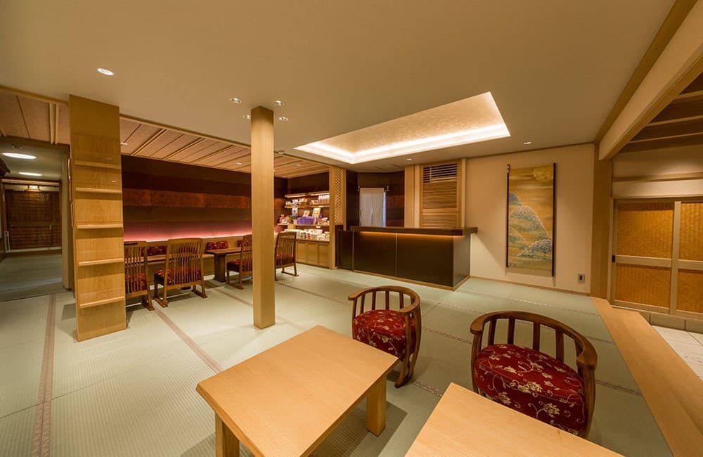 A Wooden Inn You Can Walk Barefoot, Tatami Throughout