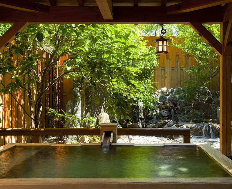 Private Open-Air Baths: Hinoki-no-Yu and Maki-no-Yu