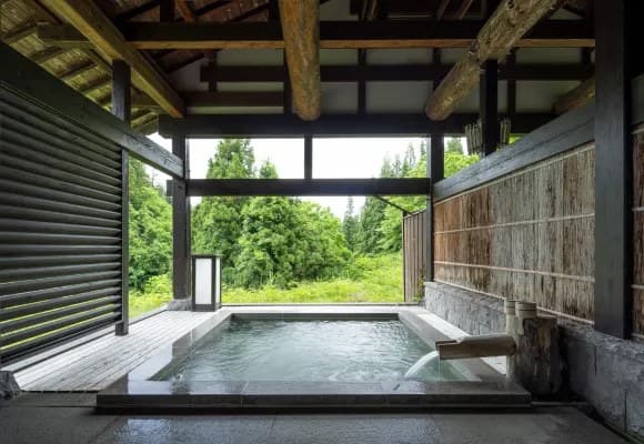Open-Air Baths: Kazahana and Zuisetsu