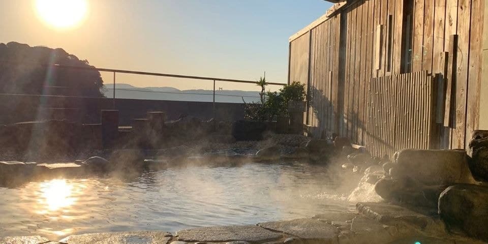 Open-Air Bath Overlooking the Sea