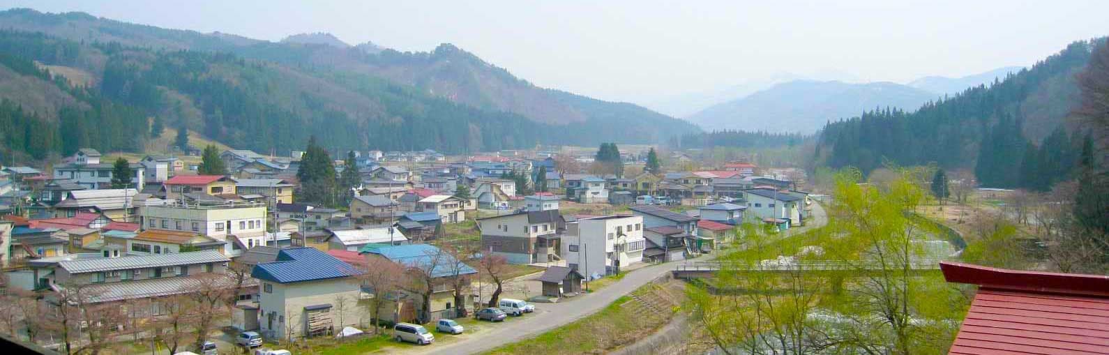 A Quiet Hot Spring Town from JR Yonezawa Station