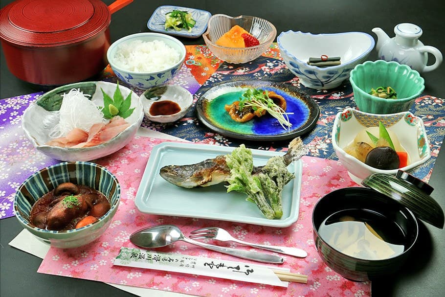Home-Cooked Meals from the Mountains