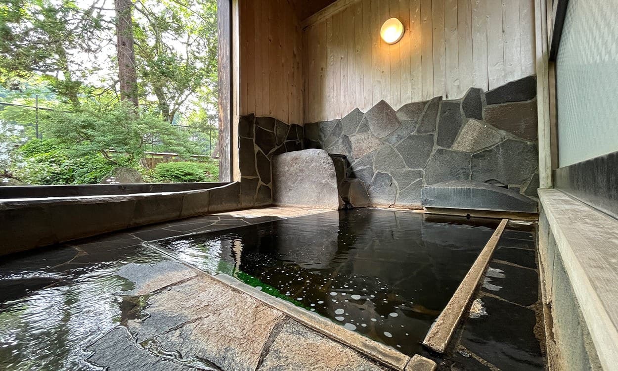 An Open-Air Bath Set in the Garden