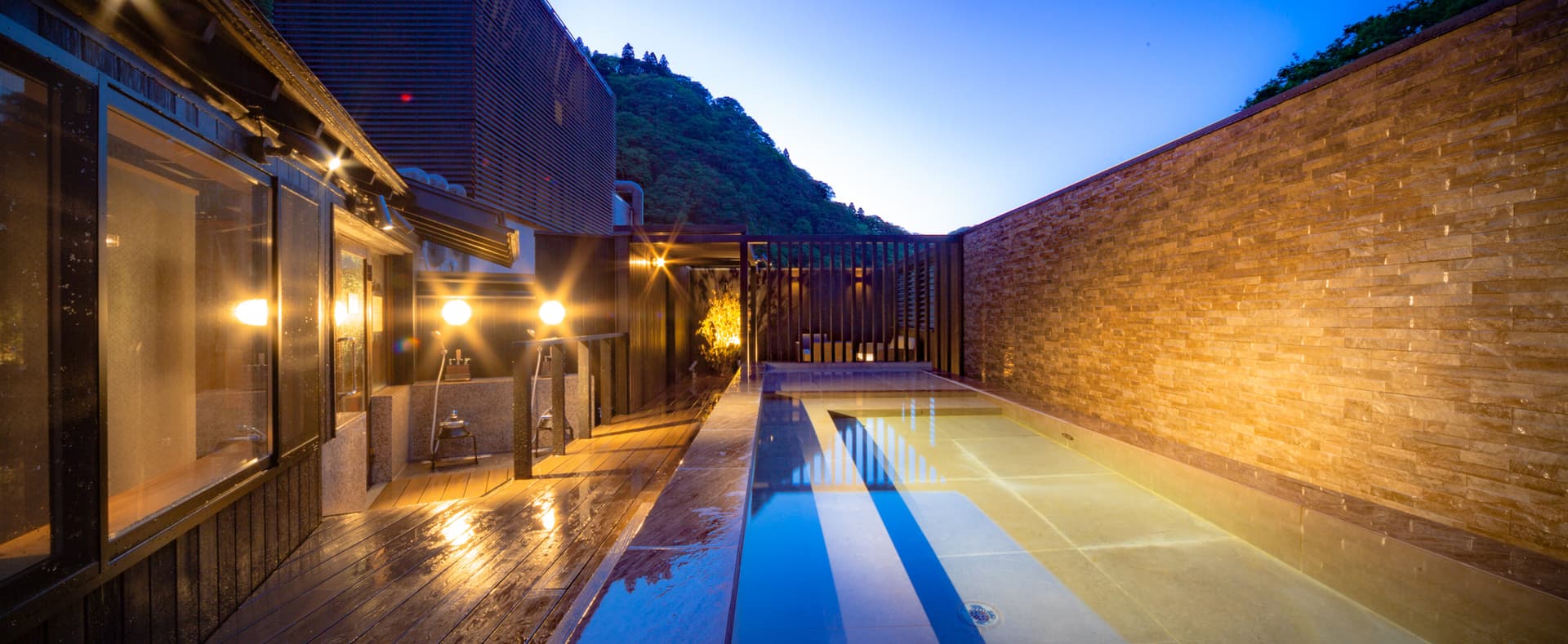 Hoshizuki-no-yu: The Rooftop Open-Air Bath