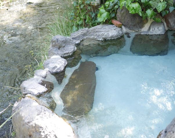 A Riverside Open-Air Spring