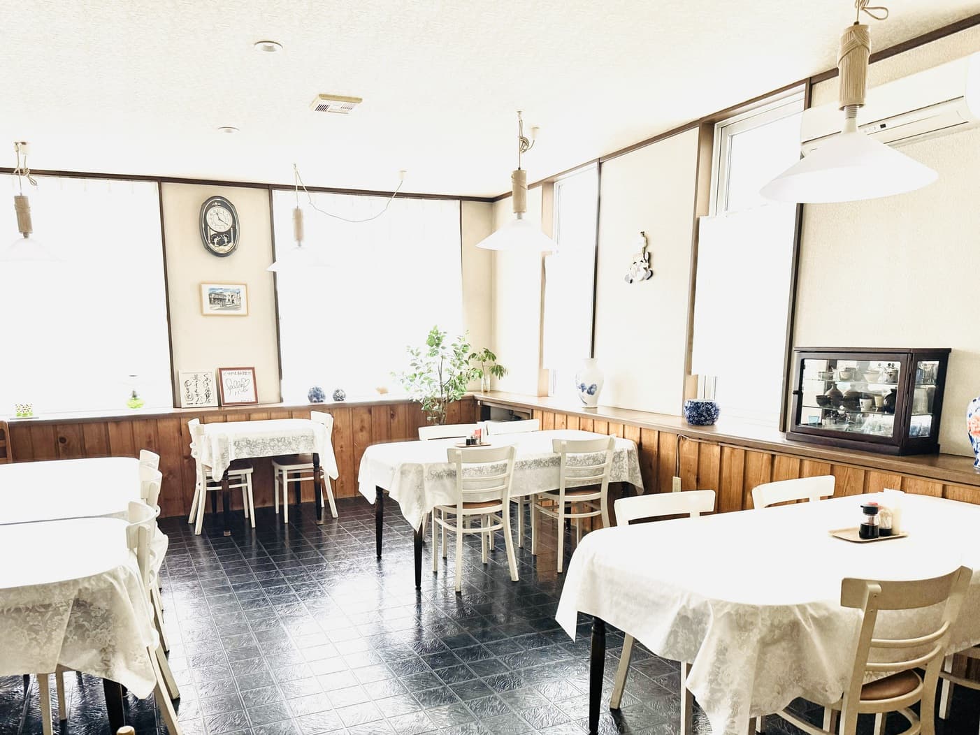 식당 — 1층 다이닝