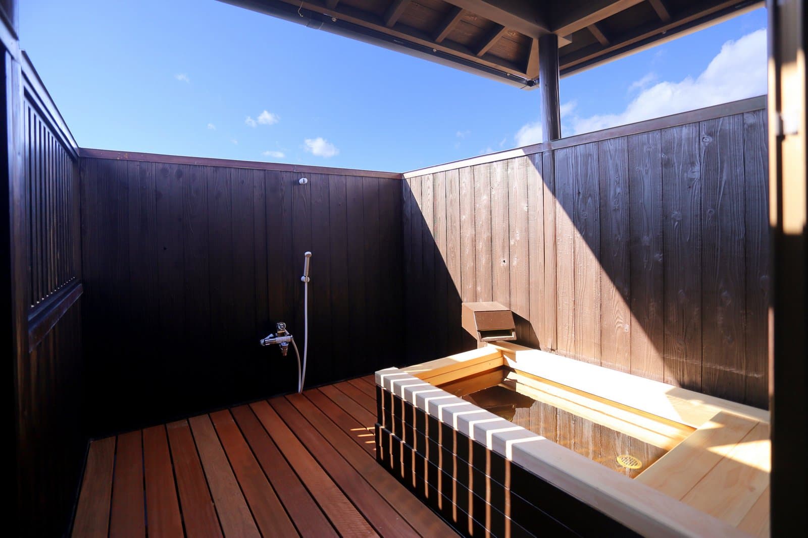 Rooms with Open-Air Baths