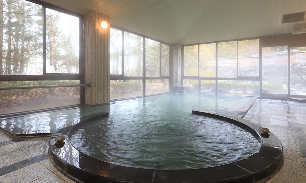 Natural Hot Springs Drawn from 1,200m Underground