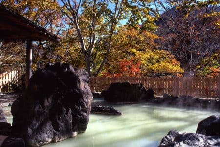 The Four Seasons, Met at the Open-Air Bath