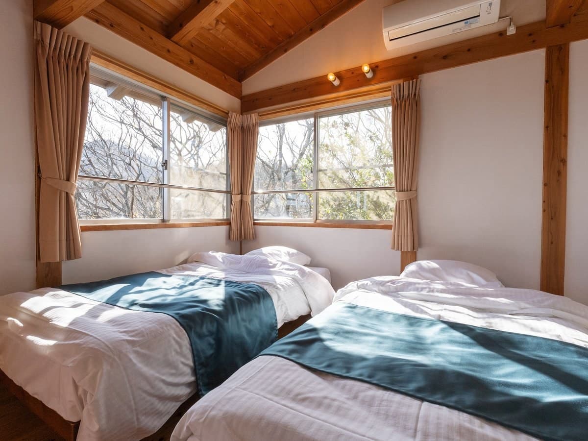 Three Ways to Stay: Hotel, Cottage, Glamping