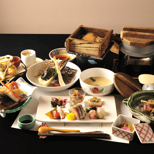Seasonal Kaiseki, the Essence of Traditional Japanese Cuisine