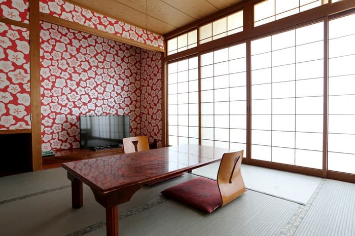 Rooms: 16 Japanese-Western Rooms