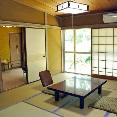 Tatami Rooms Alive with Showa Retro