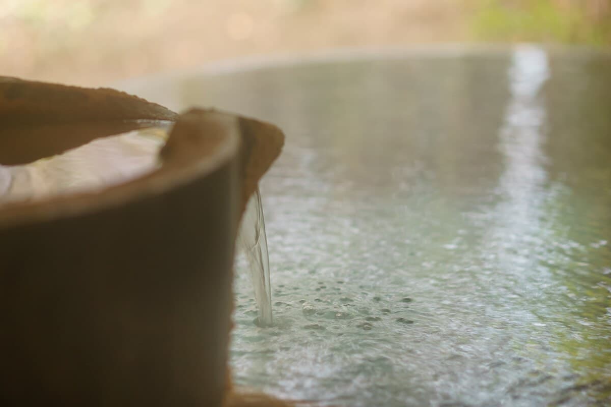 A Hinoki Open-Air Bath and a Cup of Sake