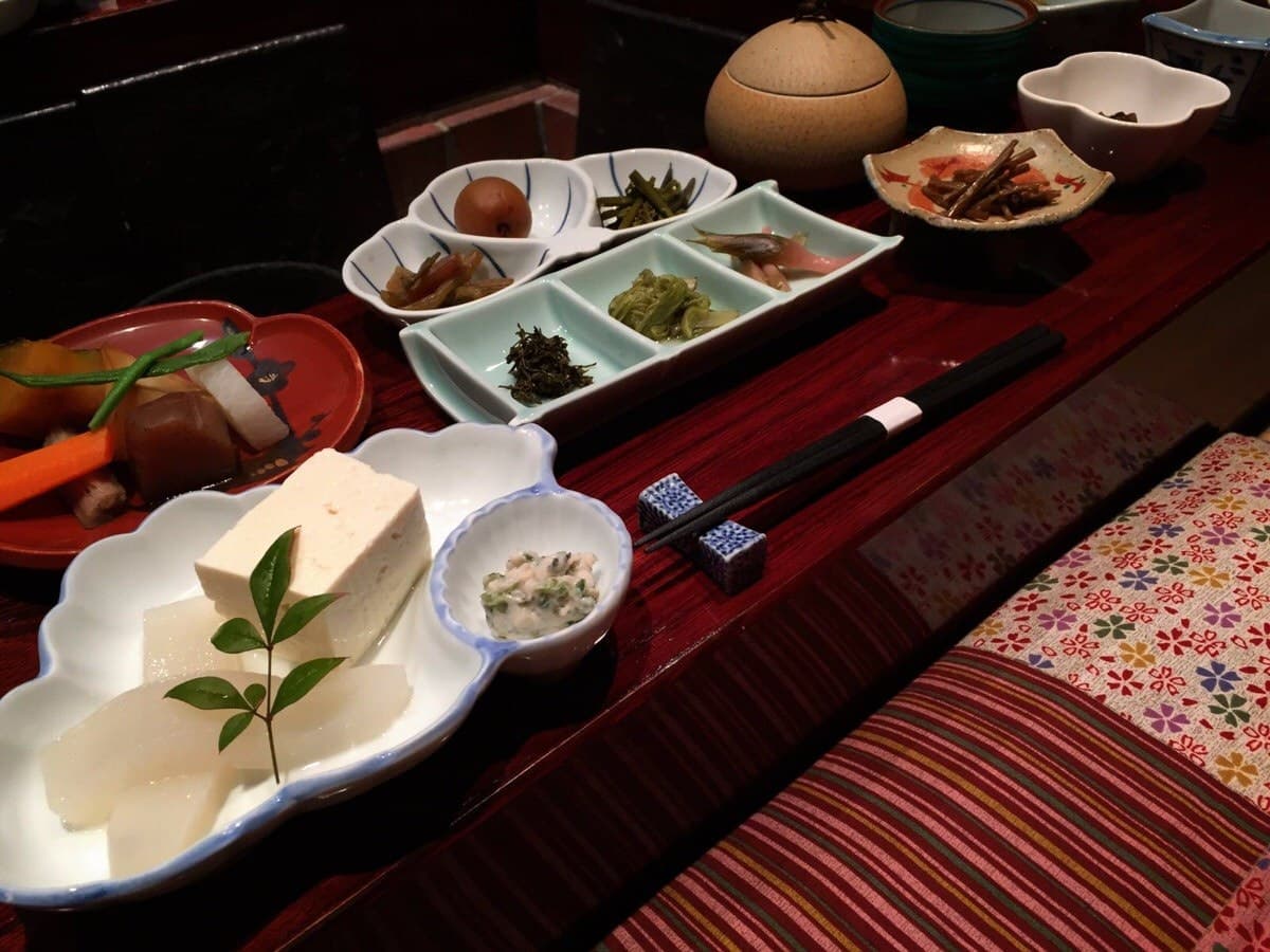 산과 강이 주는 제철 향토 요리