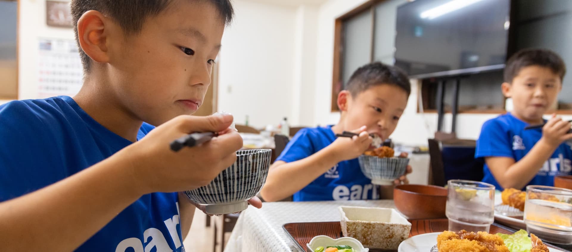 아늑한 식당, 편안한 대화