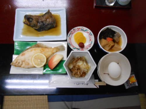 A Table of Seasonal Iso Cuisine