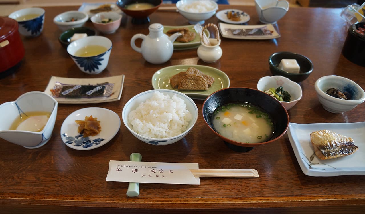 정성스러운 아침 식사