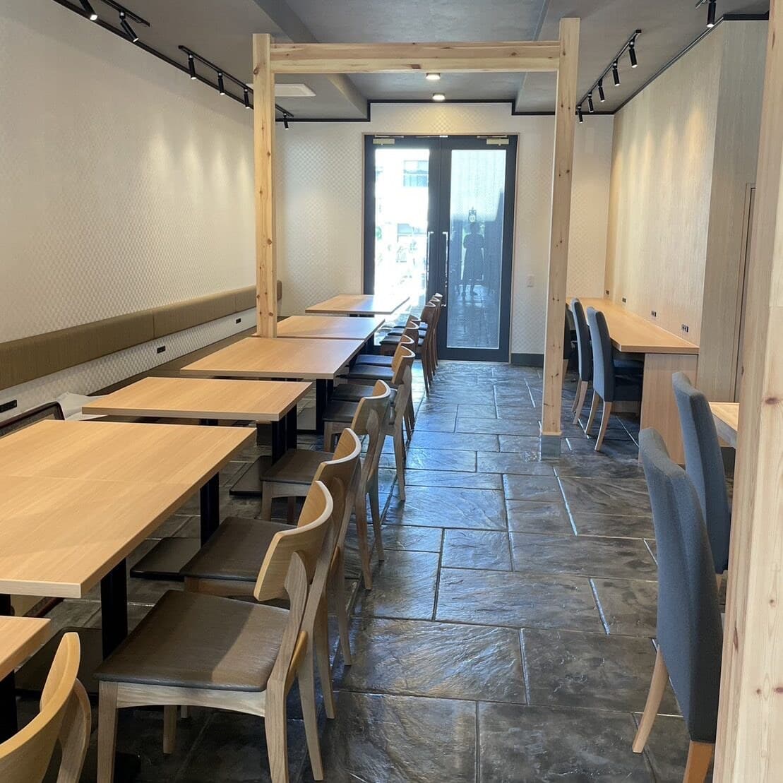 A Dining Space for Meals and Work Alike