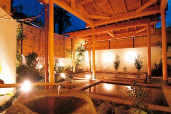 Indoor and Outdoor Baths, an Open-Air Mood