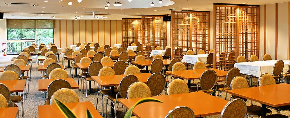 Dining Rooms Overlooking a Century-Old Cedar Garden