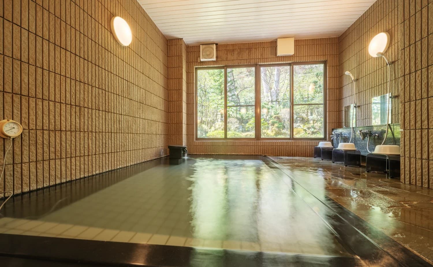 A Natural Hot Spring Flowing 24 Hours a Day
