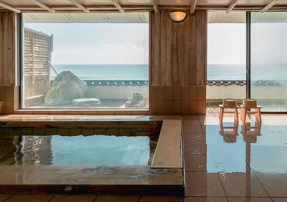 Ryugu no Yu, Where Ise Bay Becomes the Bath