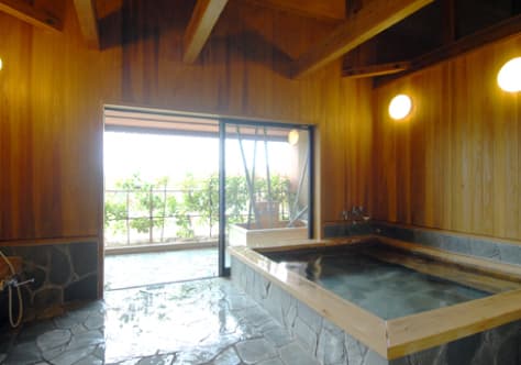 A Hot Spring Warmed by the Mountains' Wisdom