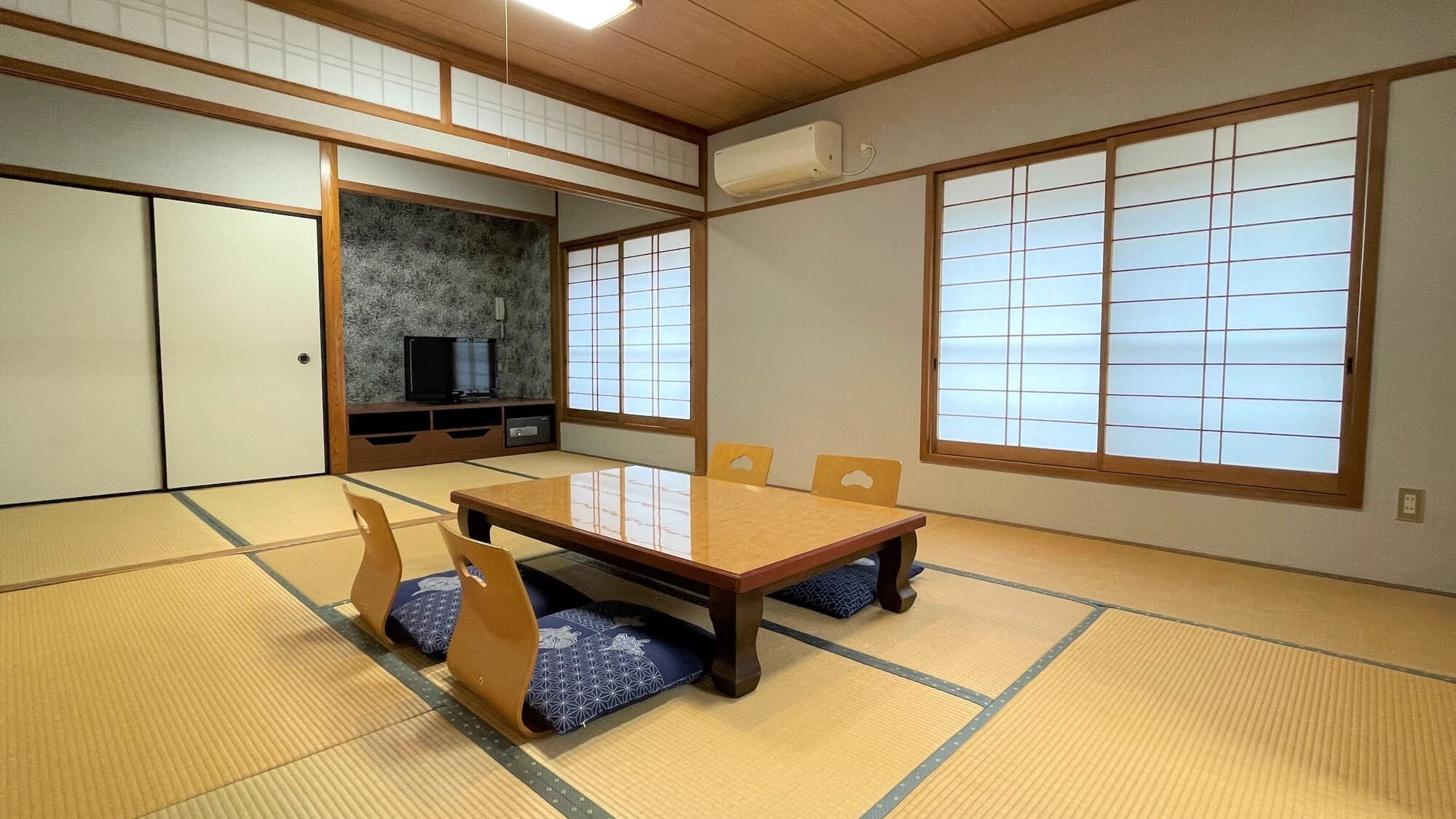 Rooms with a Semi-Open-Air Bath