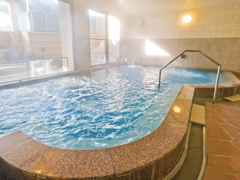 Open-Air Bath and a Variety of Tubs