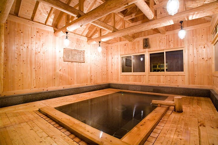 Sakuranoyu and the Open-Air Bath