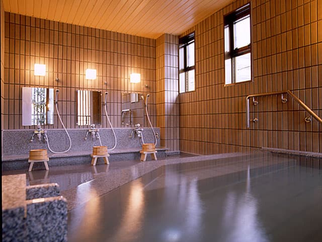 Free Private Baths, Just the Two of You