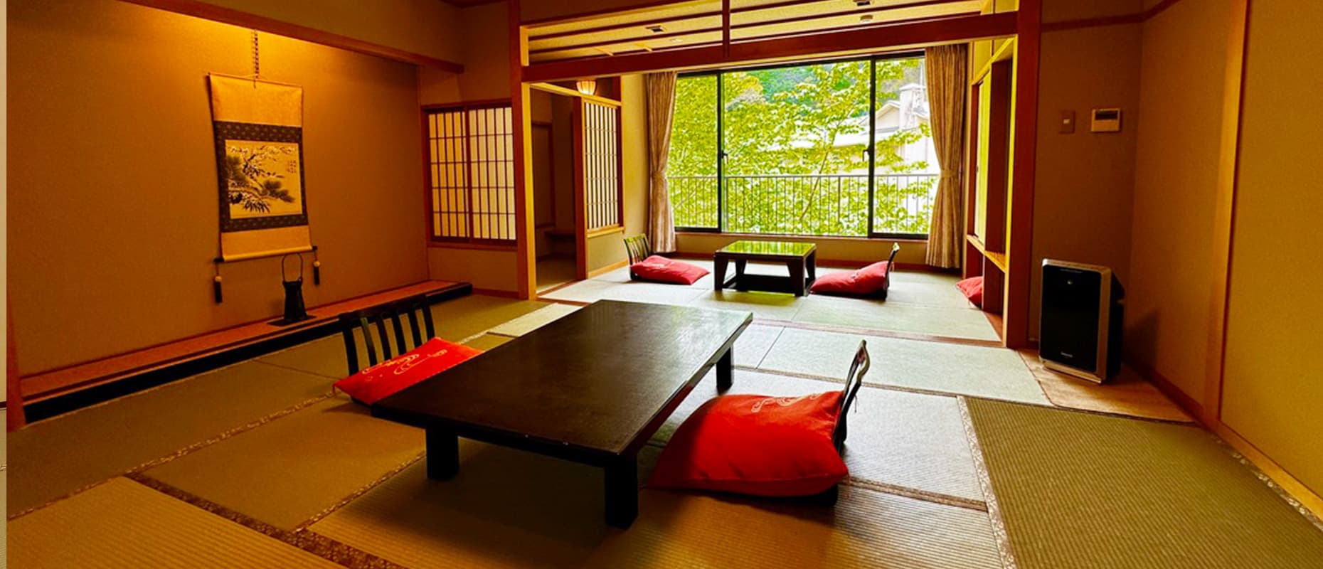 Rooms and annexes
