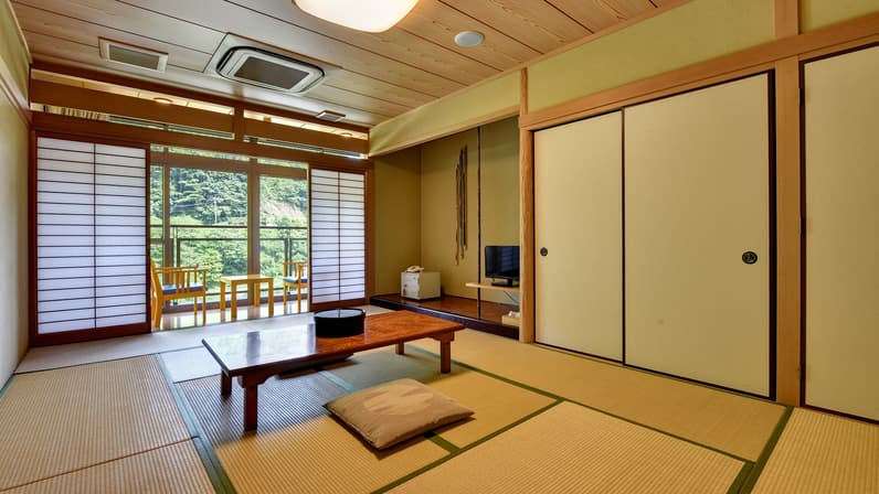 Rooms that hold the river view