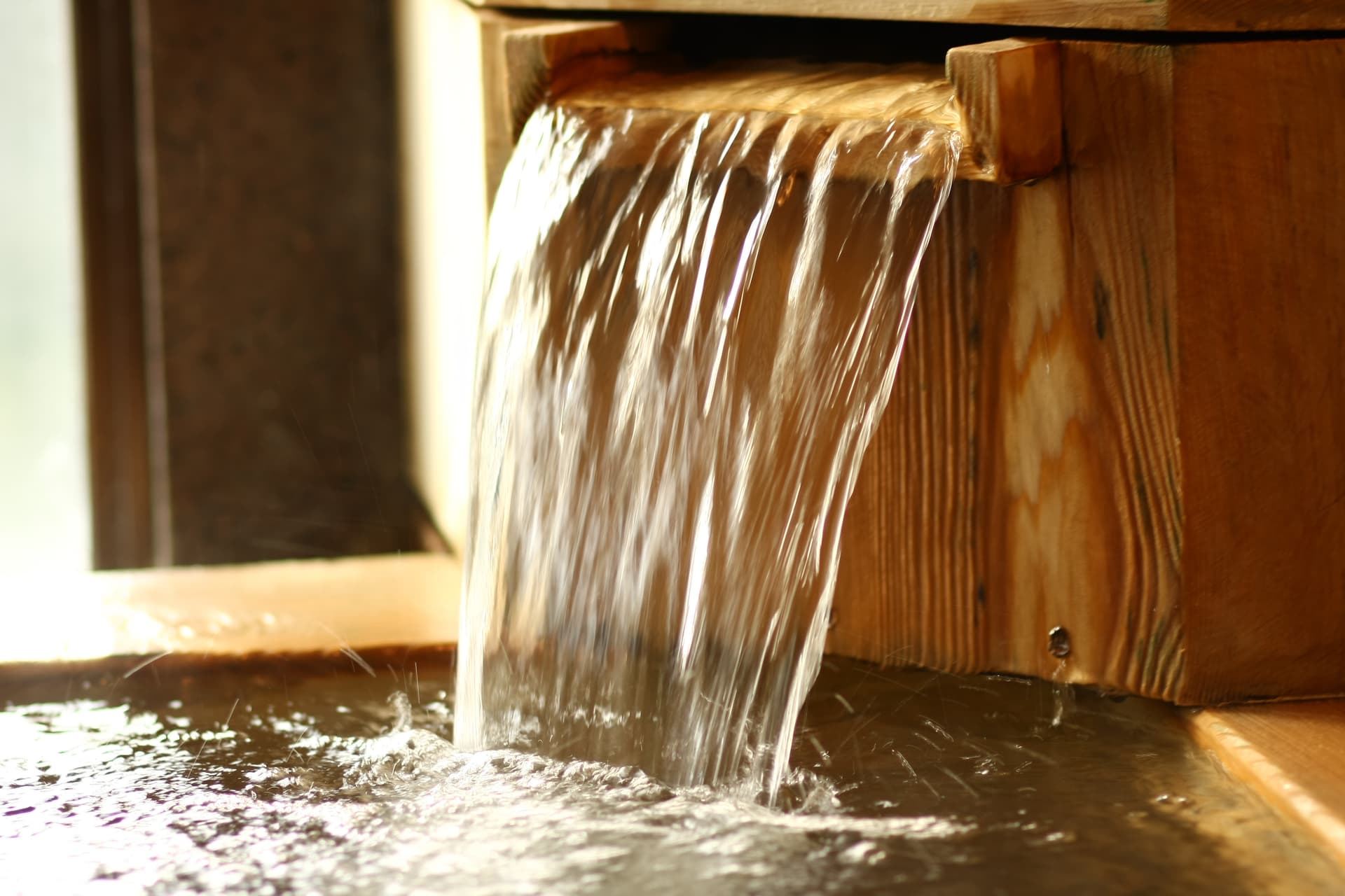 A sodium cold spring that warms you through