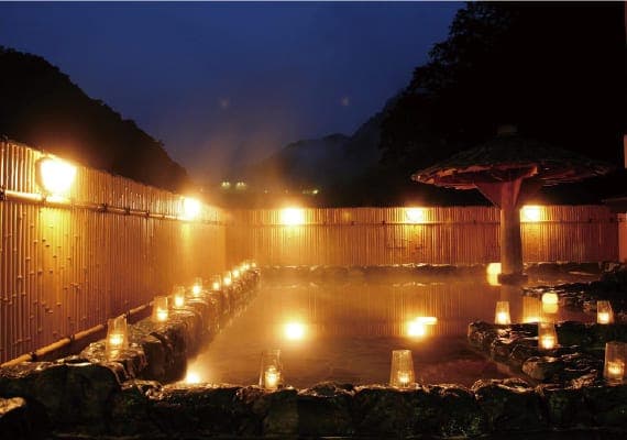 Bathing with the dam and the stars