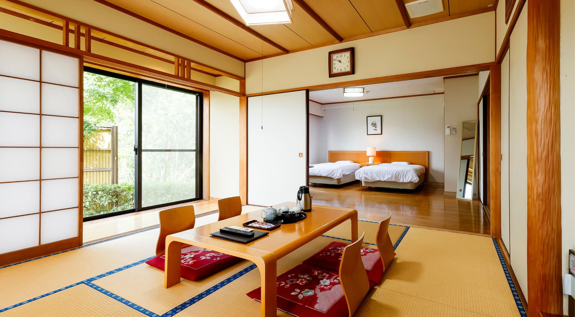 Japanese-Western rooms with beds