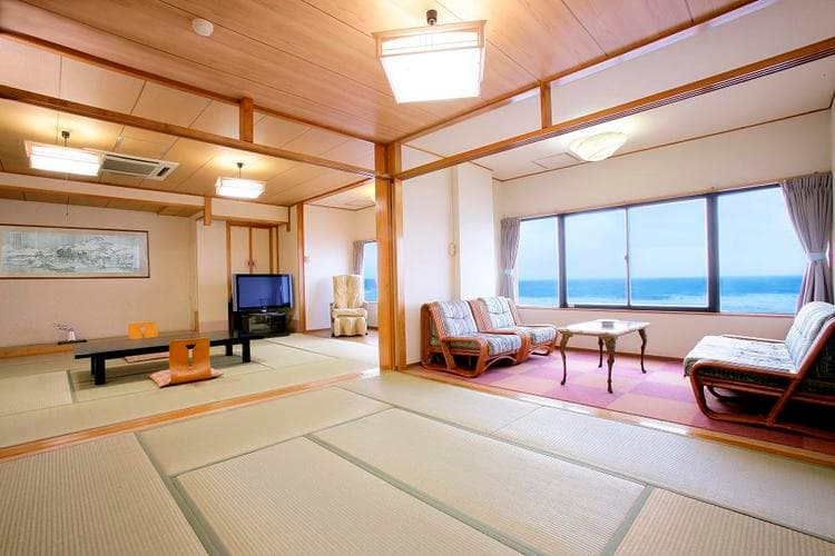 Every room faces the ocean