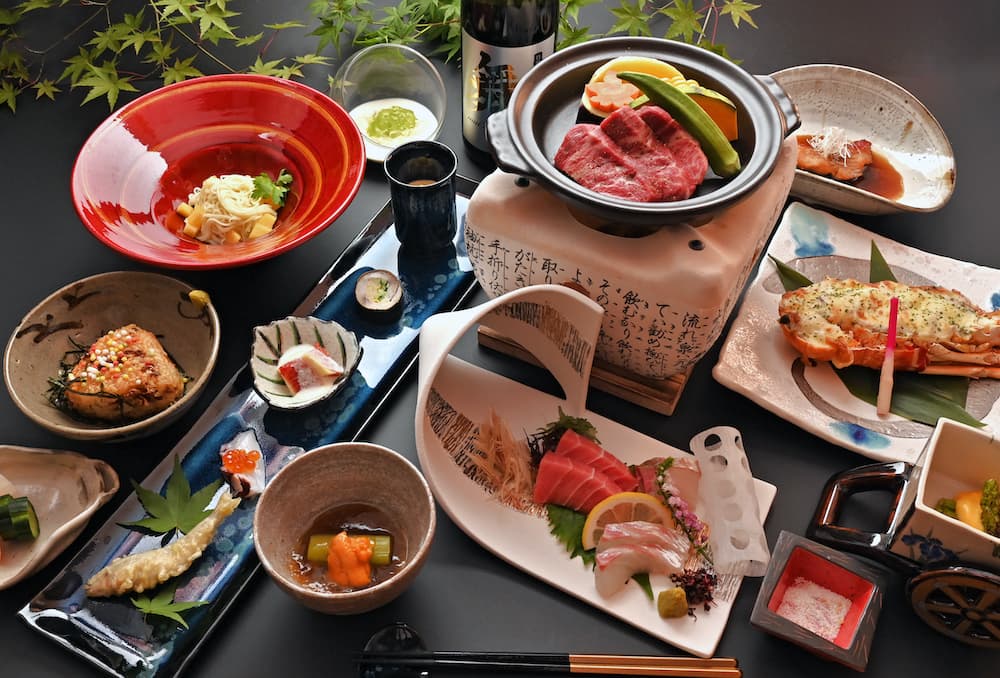 Kaiseki Built on Asakura's Seasons