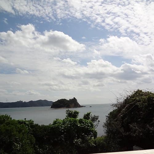바닷가의 조용한 풍경
