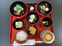 아침은 교토 노포의 정진요리
