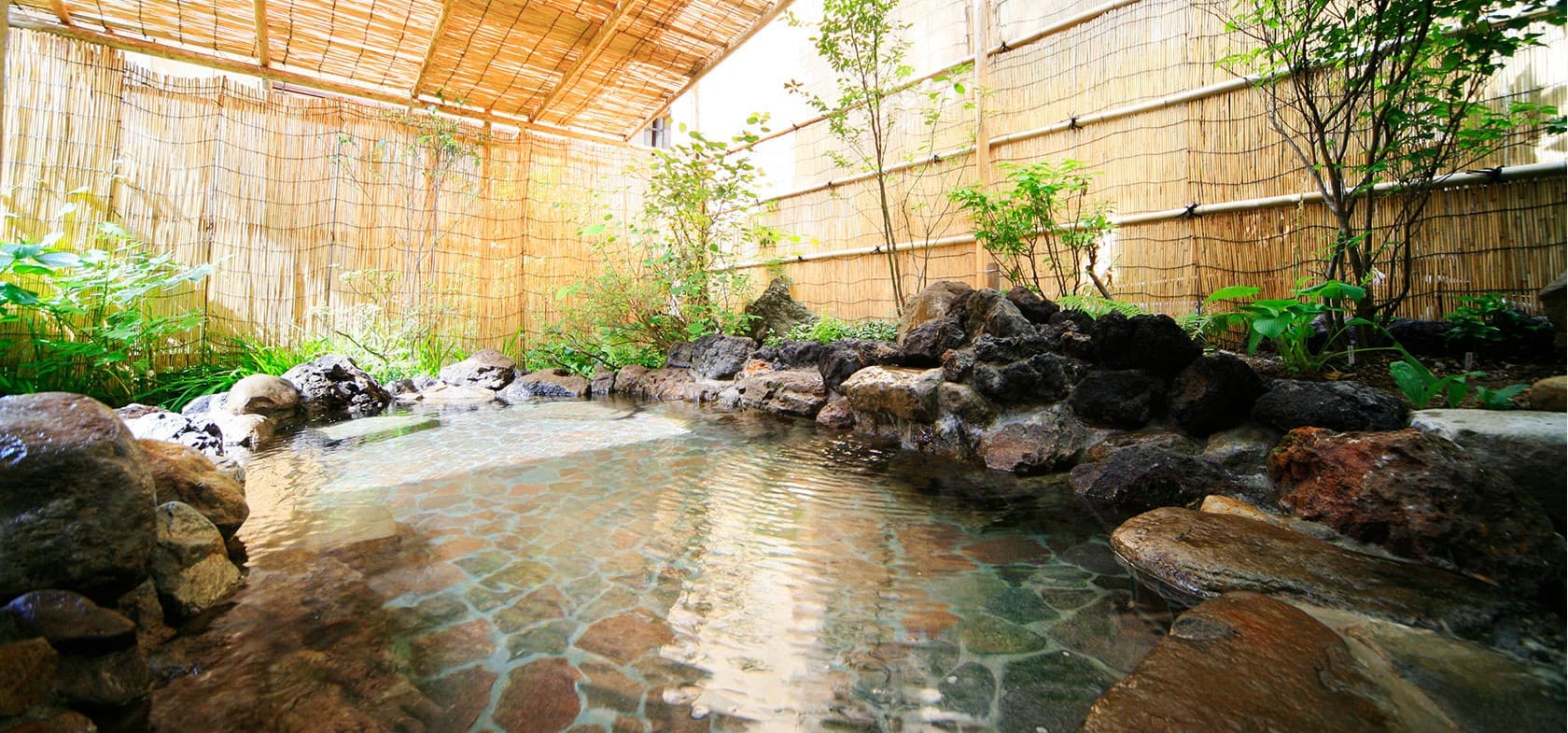 본관 대욕장 瑠璃の湯