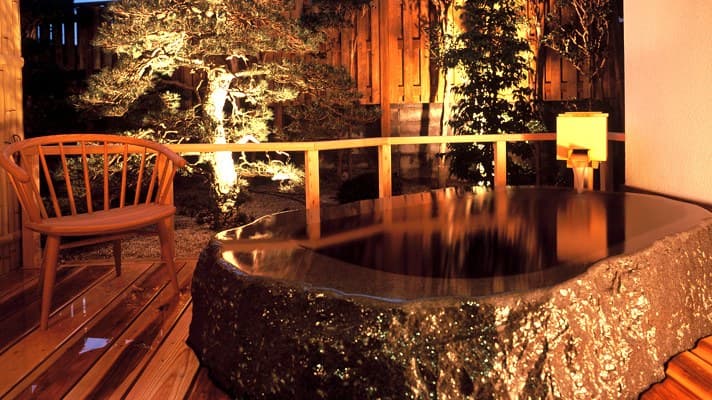 A private bath for two