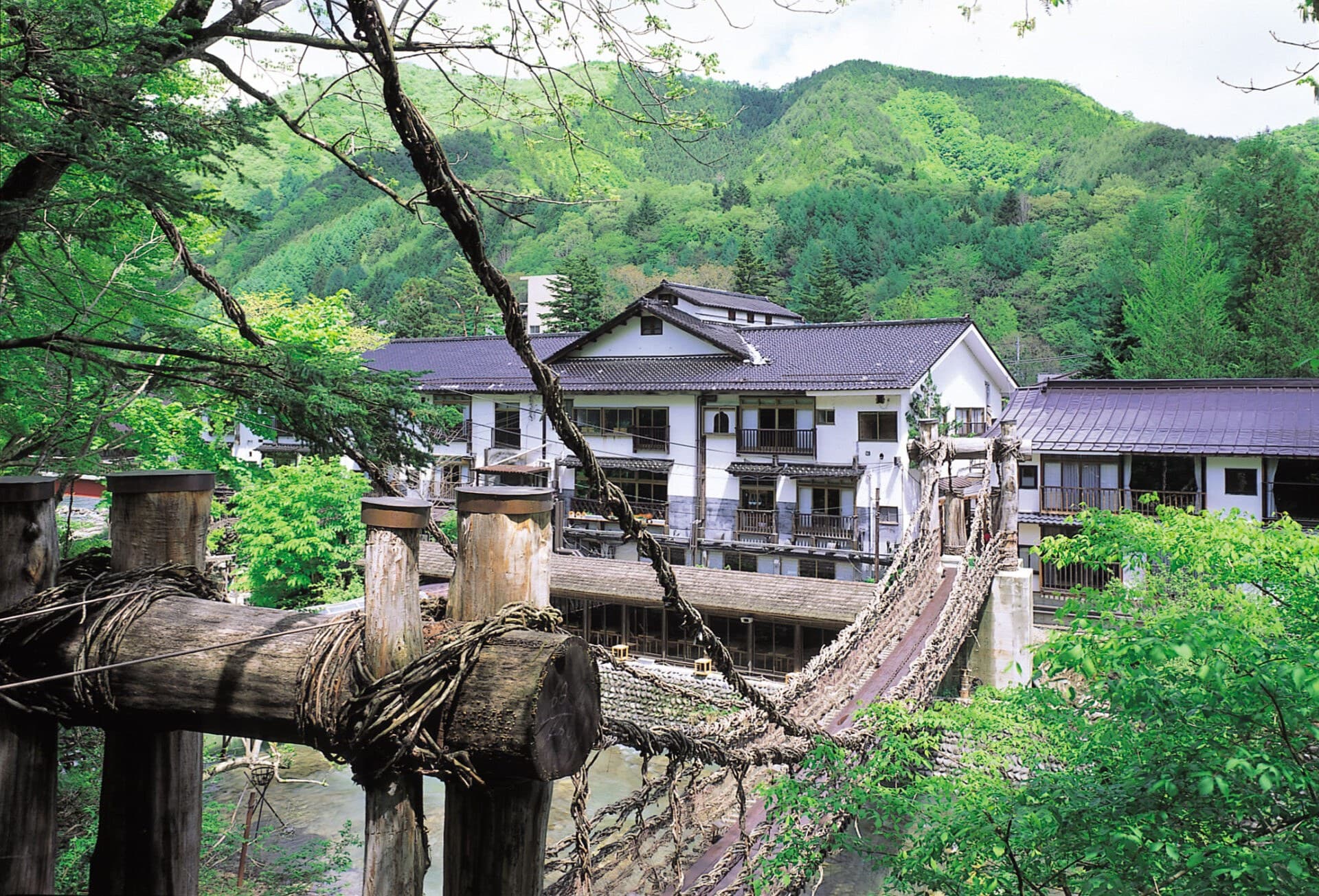 닛코 산중의 계곡 풍경