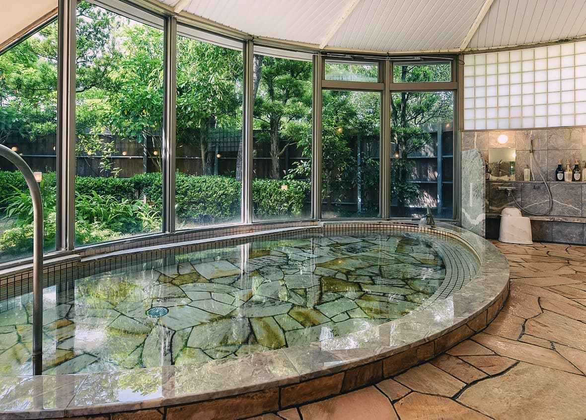 Hagi's Celebrated Waters, Facing the Garden